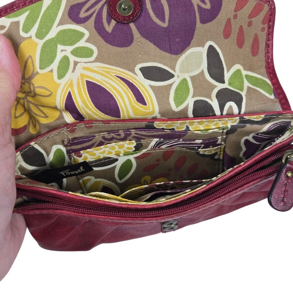 Vtg Boho Y2K Fossil Red Leather Floral Embossed Wallet Clutch Floral Lining 7.5